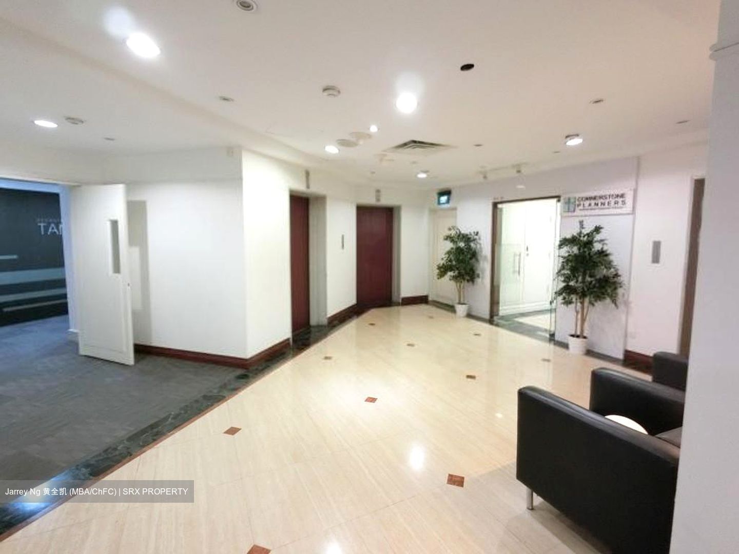 The Octagon (D1), Office #484955951
